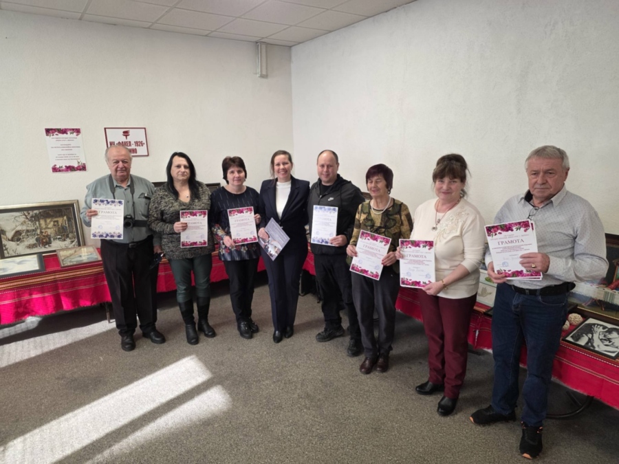 Пета юбилейна  изложба  на гоблени се състоя в Народно  читалище    \