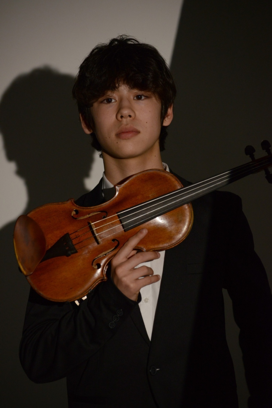 Младия талант Кай Гергов с врачанско потекло открива полусезона на Симфониета-Враца