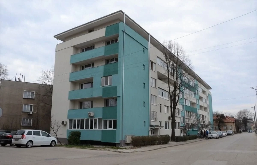 Държавата: Нова програма за саниране на блоковете от юни