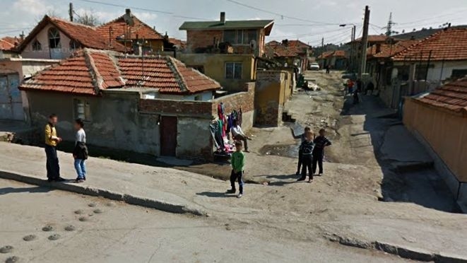 Лом излиза на протест, искат изселването на мъж, блудствал с 8-годишно момиченце