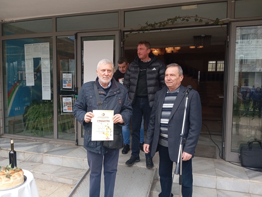 Доктор е баш майсторът на домашно бяло вино в Монтана