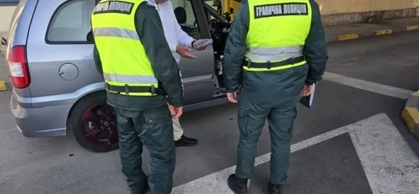 Гранични полицаи отново задържаха на Дунав мост мъж, измамил възрастна жена