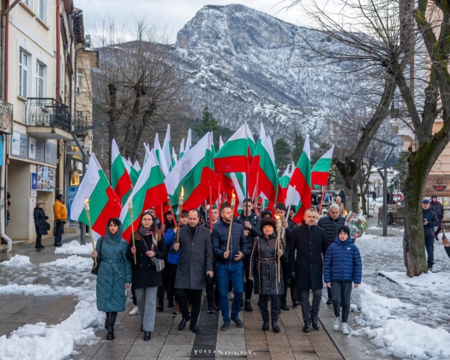 Враца се поклони пред паметта на Васил Левски