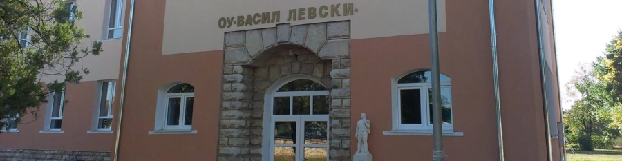 Министър Хасан Адемов прати проверка в училището в Ракево заради сигнал за душено от учител дете
