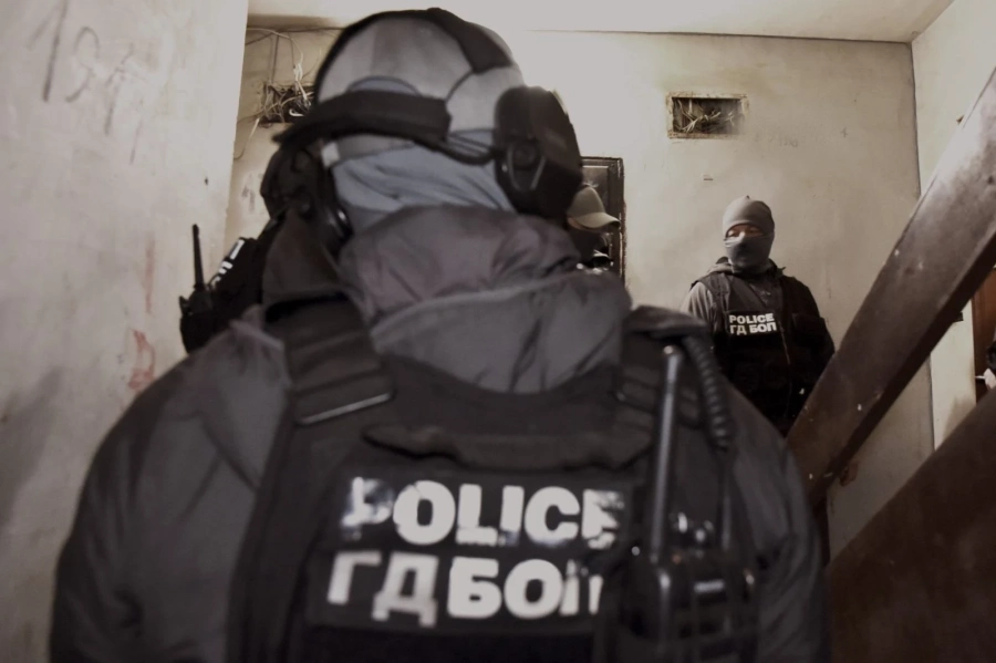 Трима мъже са арестувани за сексуална експлоатация при спецоперация на ГДБОП по линия на трафик на хора