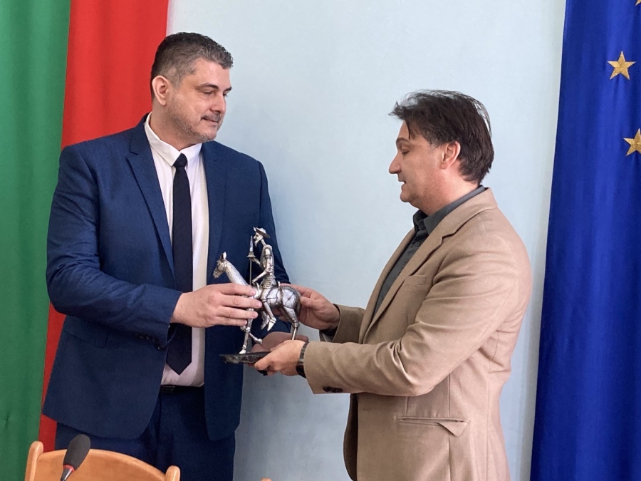 Михаил Иванов седна на губернаторския стол в Монтана