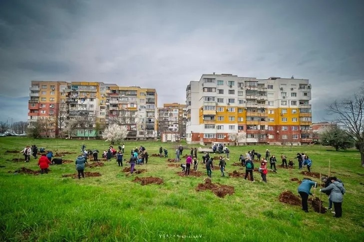 Пет имота в жк „Сениче“ ще бъдат озеленени, след като Общинският съвет във Враца одобри промени в плана за регулация