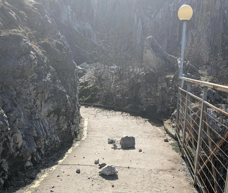 Ограничен е достъпът до велоалеята във Враца заради свлачище