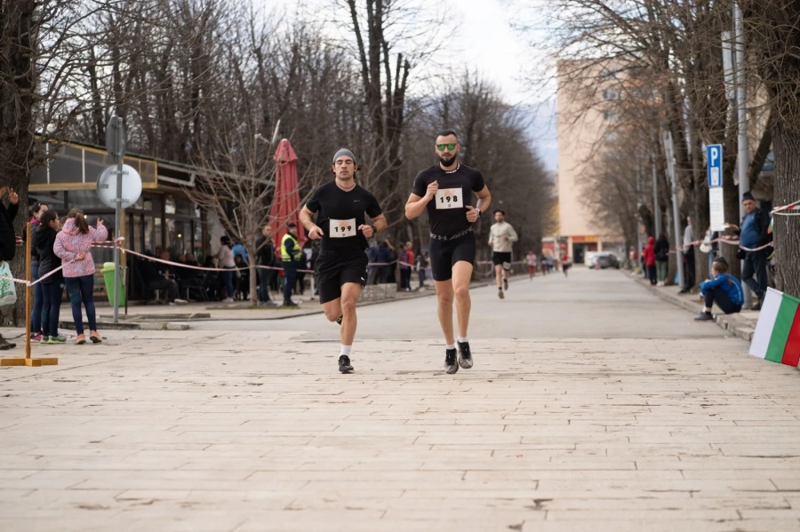 Временното ограничаване на достъпа на МПС в Мездра