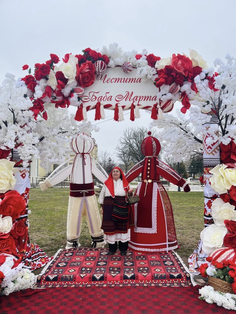 Баба Марта зарадва гражданите на Козлодуй