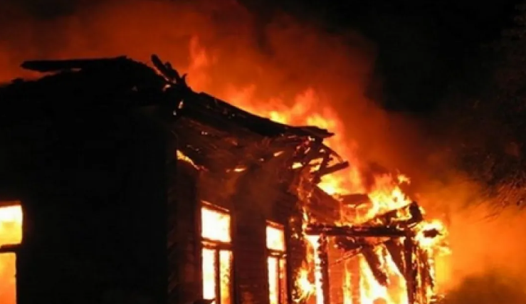 Пенсионер загина в пожар, вилнял в дома му