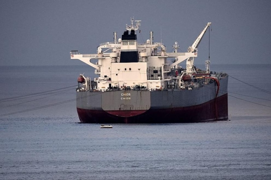 Войната в Близкия изток изстреля цената на петрола над 100 долара за барел