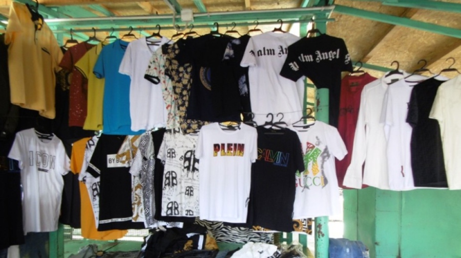 Удариха два магазина със стоки менте на пазара в Монтана