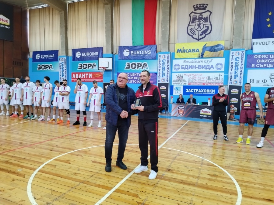 Кметът д-р Цветан Ценков връчи плакет от Община Видин на \