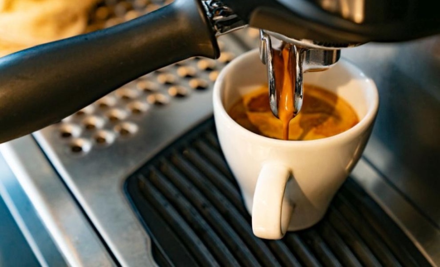 Пиенето на кафе веднага след събуждане невинаги е добра идея