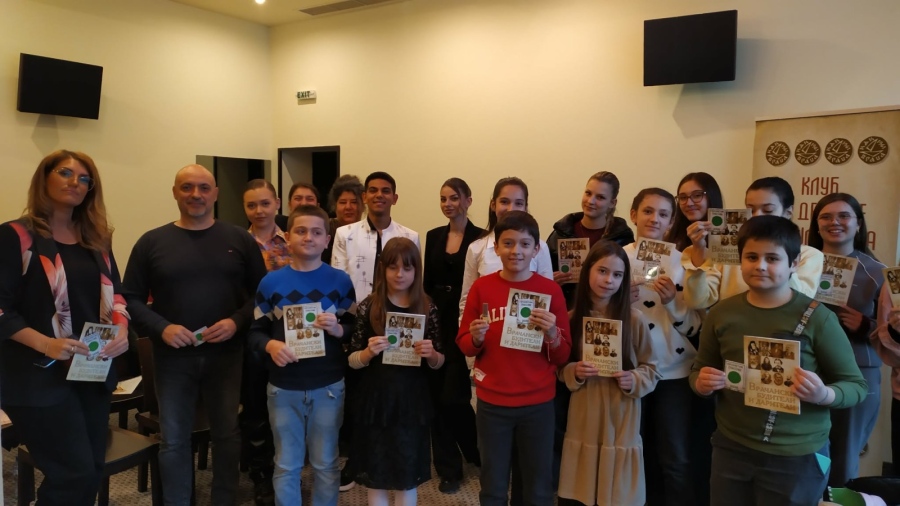 В КДК звучаха пролетните гласове на Враца