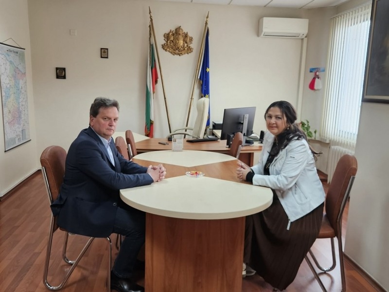 Областният управител Стефан Красимиров и ръководството на МБАЛ „Христо Ботев“ – Враца обсъдиха мерки за овладяване на кадровия недостиг