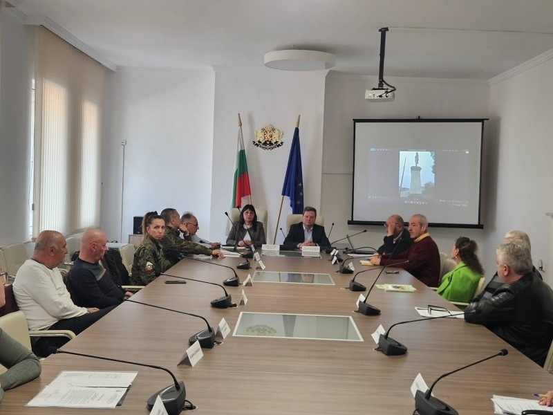 Областният управител Стефан Красимиров проведе заседание на комисията „Военни паметници“