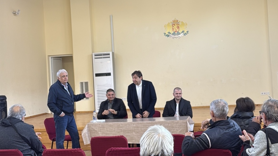 Отборът на Румен Радев има подкрепата на жителите на село Бели извор