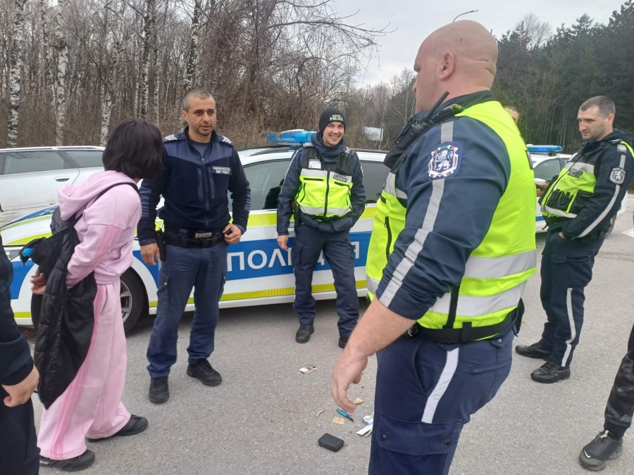 Полиция преследва дрогирана из цяла Враца, мъжът й подал сигнал