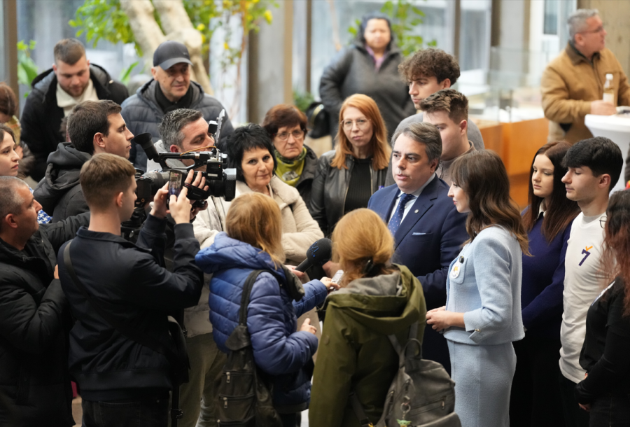 Шах турнир и среща с Асен Василев събра множество симпатизанти във Враца