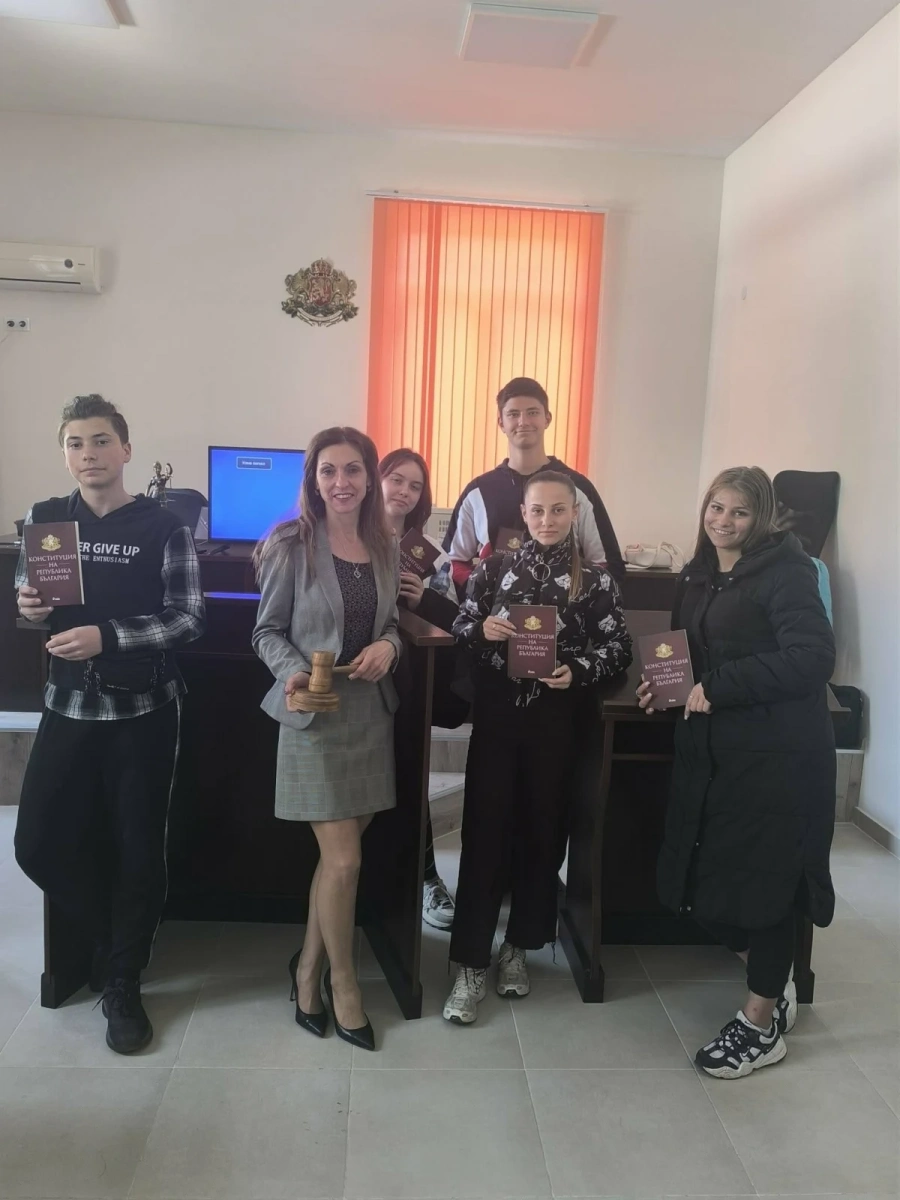 Правото „оживя“ за учениците от ПГ „Димитраки Хаджитошин“