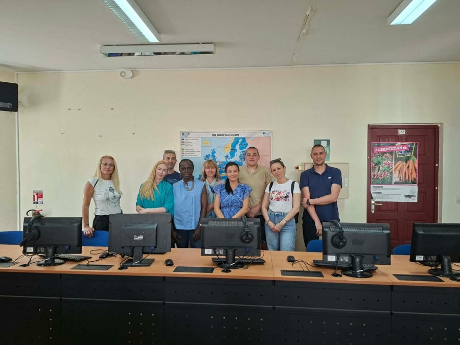 Учители от Враца черпят опит от Карибите 