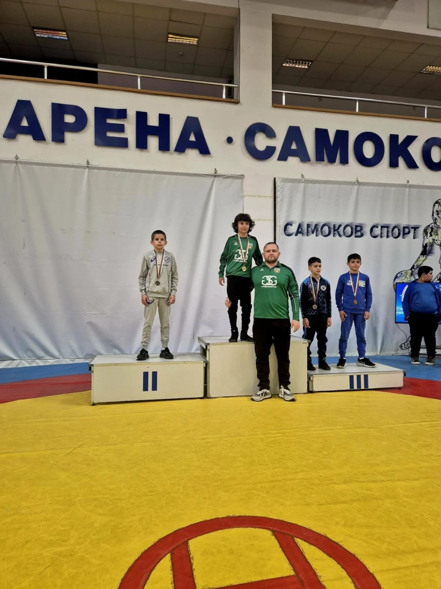 Лъвчетата на Ботев 93 с куп медали от ДЛОШ