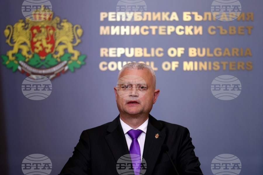 Масово машините за гласуване работят нормално, неизправностите са в по-малко от 1% от всички, съобщи служебният вътрешен министър