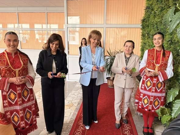 Откриха нов STEM център в Езиковата гимназия във Враца