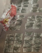 Задържан е дилър на дрога, открити са 57 пакетчета чай за пушене