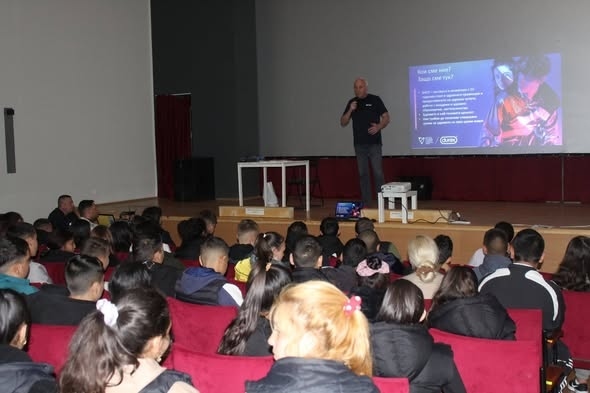 Образователна среща на тема „Ранни бракове и малолетни раждания“ се проведе в Бяла Слатина