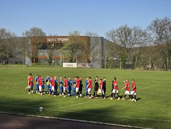 ОФК Локомотив - Мездра победи ФК Троян в мач от Северозападна Трета лига