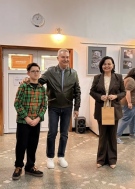 Петокласник от Монтана подреди фотоизложбата „Светът на Сами“ в Регионалната библиотека