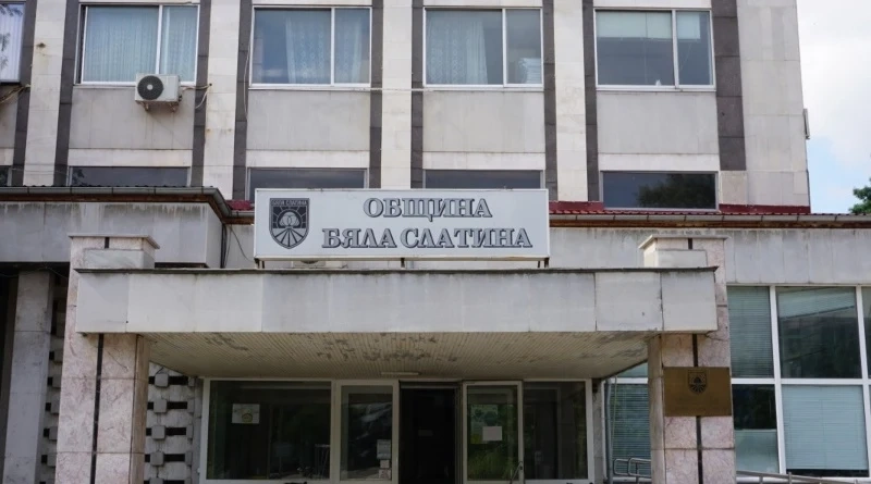 И това лято деца и пенсионери на басейн в Бяла Слатина безплатно