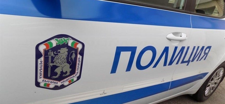 15-годишна избяга и заживя с приятеля си, полиция я върна на майка й