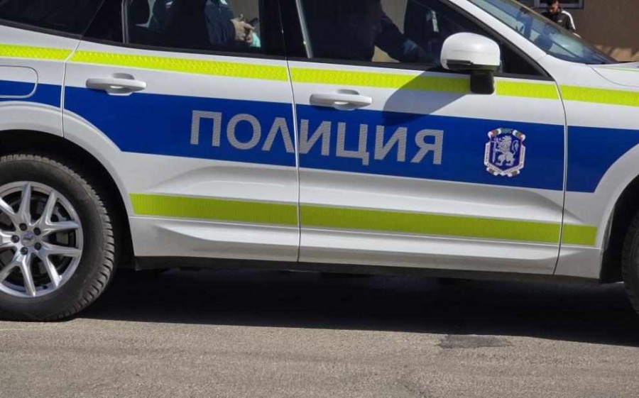 Докато почистват храсти: Шофьор блъсна трима работници от АПИ край Ботевград