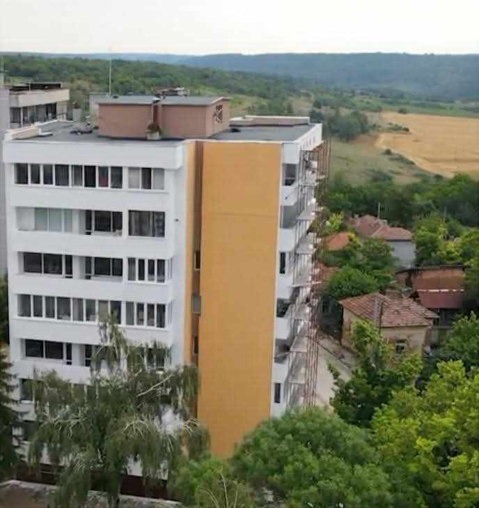 За 345 000 евро санираха жилищен блок в Кула
