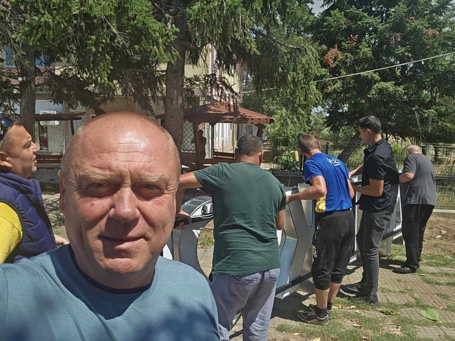 В Ружинци ремонтират пътища и изграждат кътове за отдих в селата