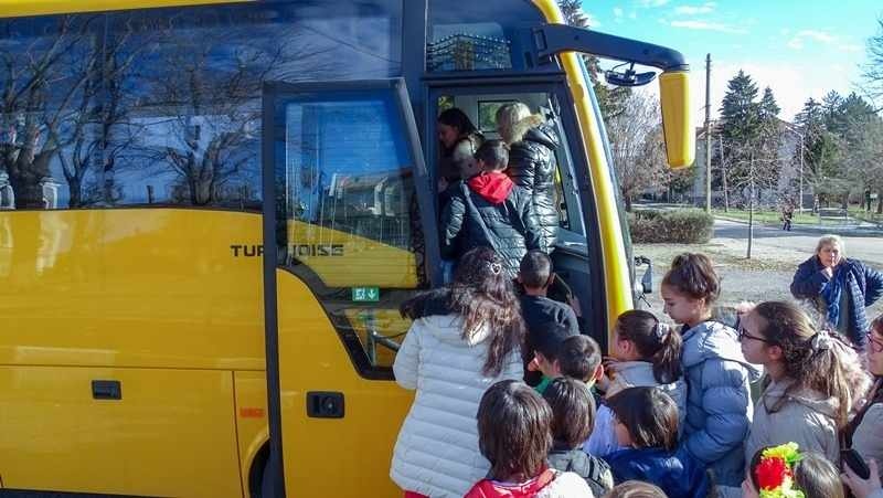 300 деца от ромската махала в Монтана са пътували към градските училища
