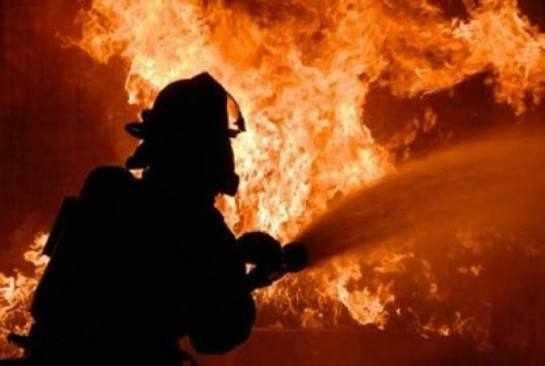 Късо съединение предизвика пожар във Видинско, унищожени са покрив и кошер