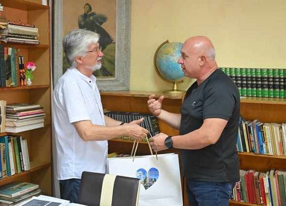 Литературна вечер с Мартен Калеев във Вършец