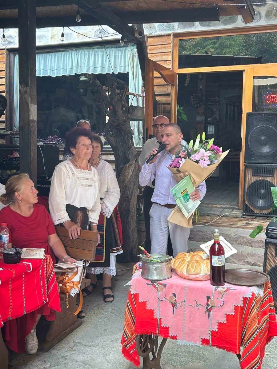 Пенсионерски клубове от Берковица и страната отбелязаха Успение Богородично край Клисурския манастир