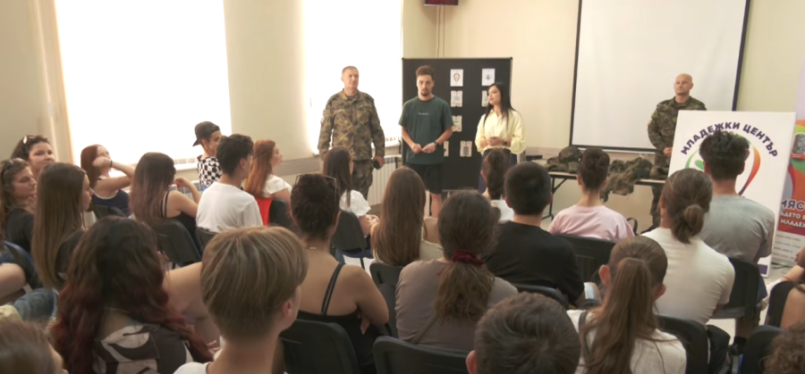„Игра на фронта“: Младежи премериха сили във военно училище и PlayStation битки във Враца