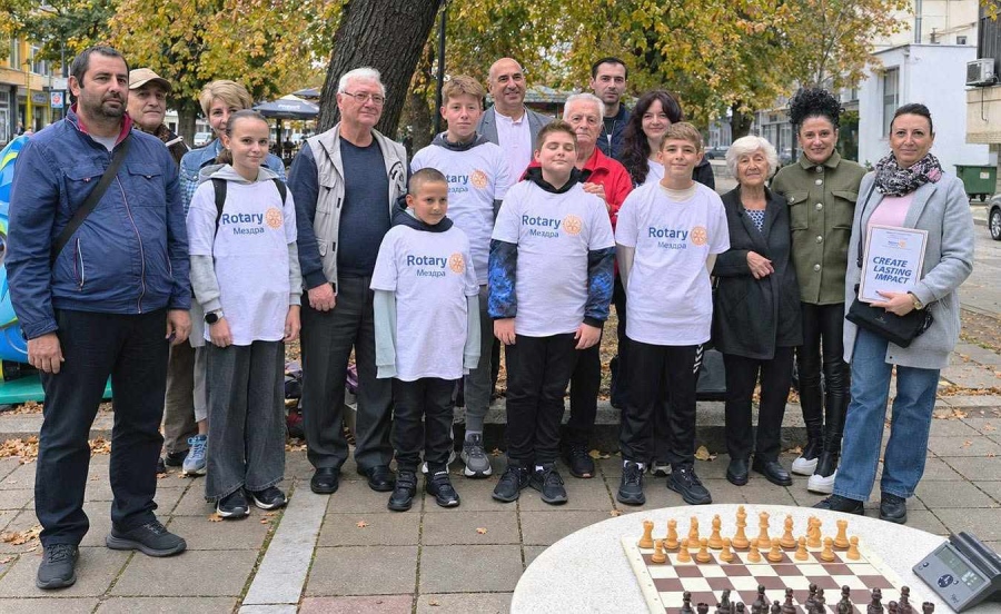 Третокласник спечели блицтурнир по шах в Мездра с 6 победи от 6 партии
