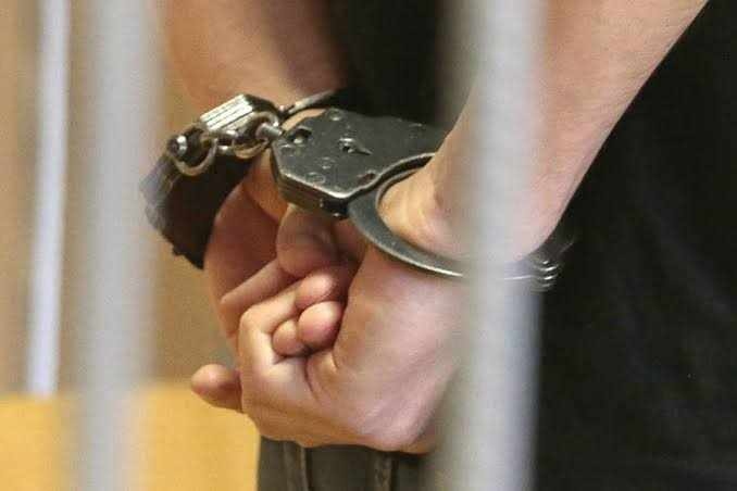 Оставиха в ареста 29-годишен мъж, спипан със 79 грама амфетамин, скрил ги в тайник на улицата